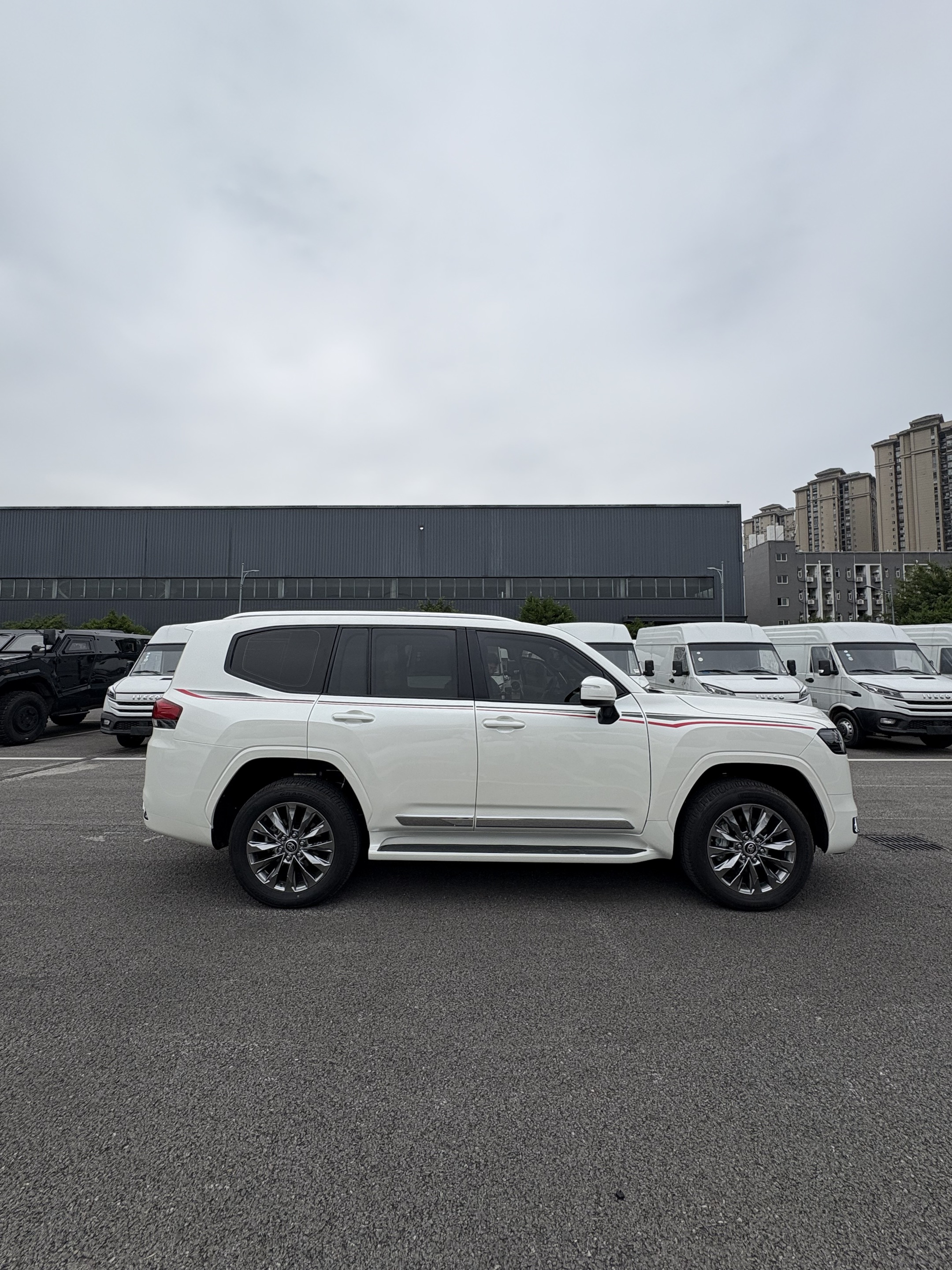 Toyota Land Cruiser 300 