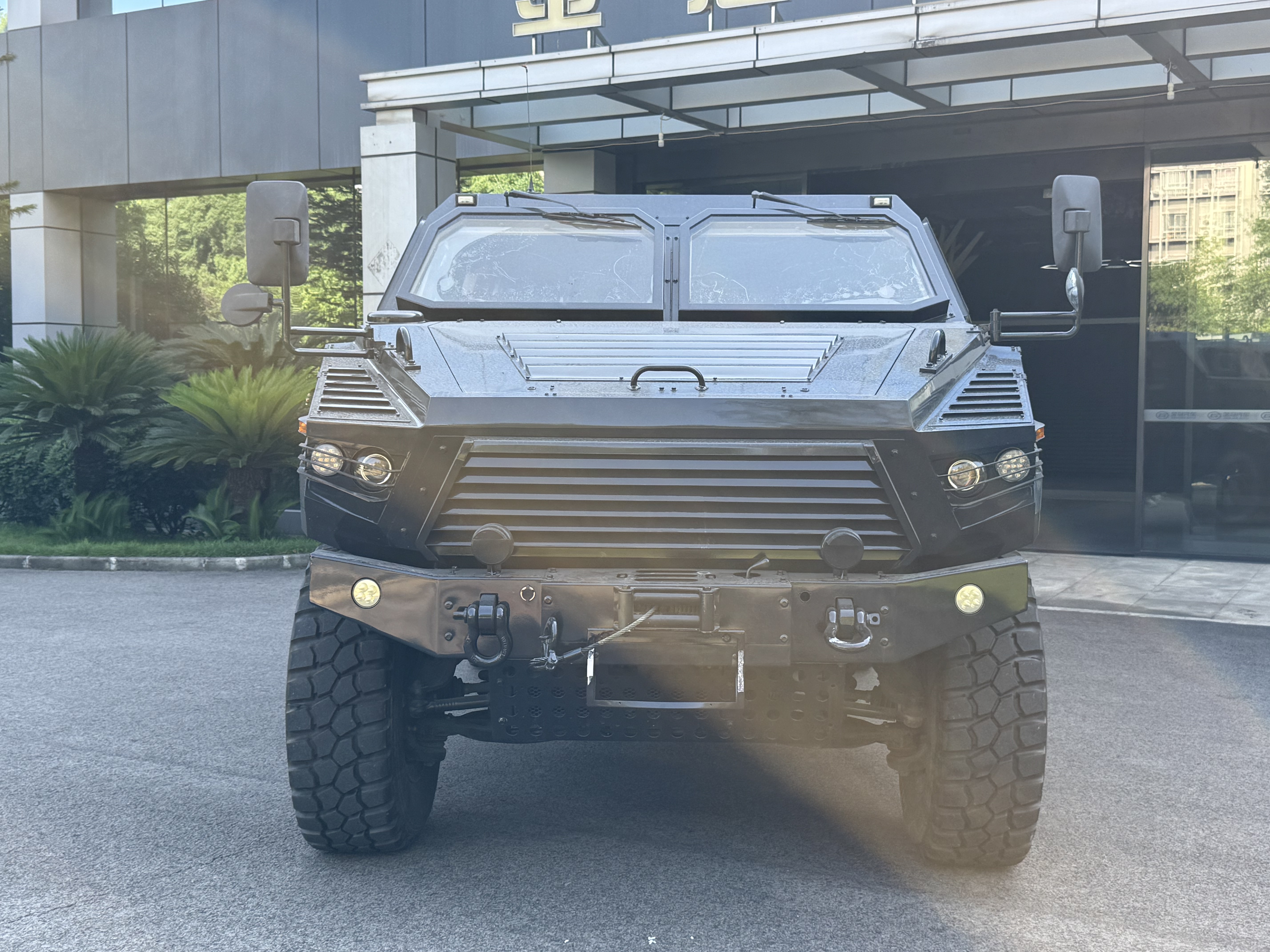 Bulletproof Armored Personnel Carrier